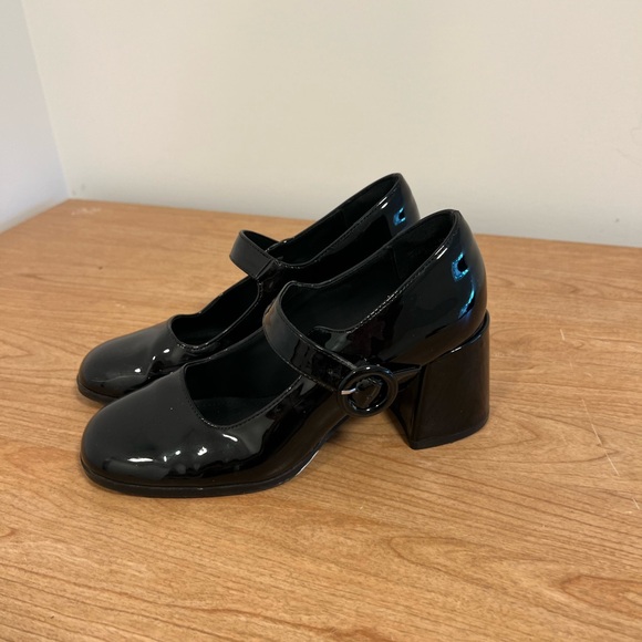 Dream Pairs Black Patent Mary Jane Block Heels - Picture 3 of 5